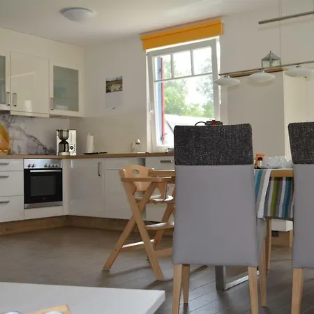 Vier Jahreszeiten Glowe